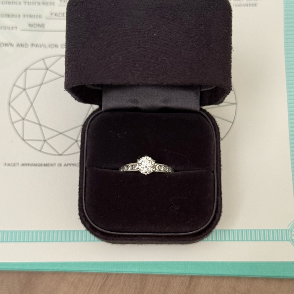 Tiffany & Co Diamond Engagement Ring .83Ct G/ VS2 Round, set in Platinum